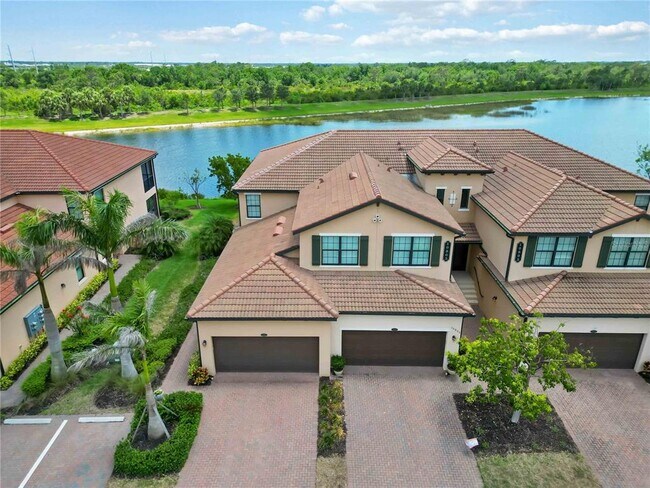 Building Photo - 10805 Tarflower Dr