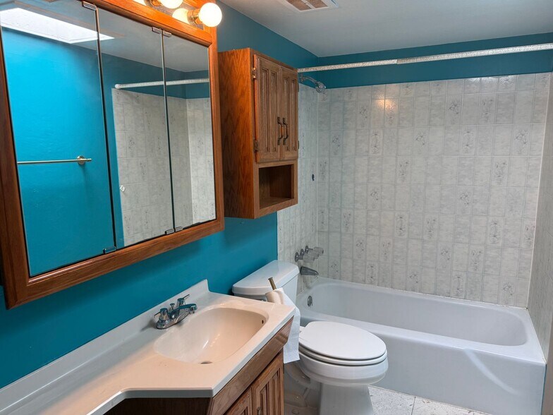 Building Photo - 3412 S Jessica Ave