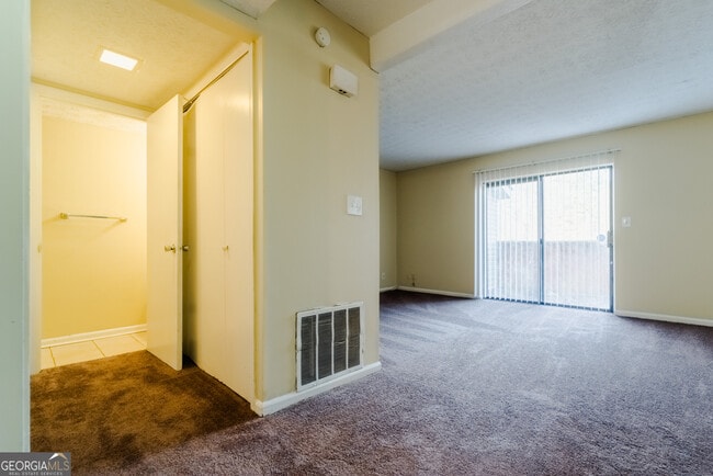 Building Photo - 8564 Creekwood Way