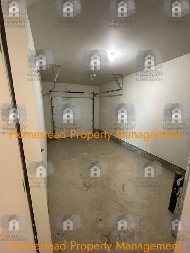 Building Photo - 232