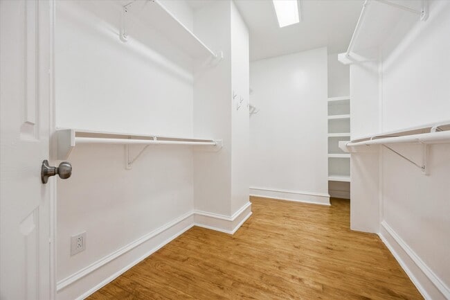 Building Photo - 1847 Cortlandt St