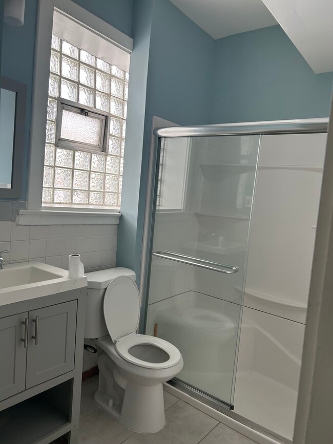 Building Photo - 4132 W 26th St