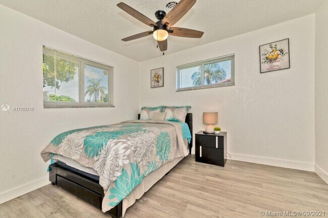 Building Photo - 5510 Pierce St