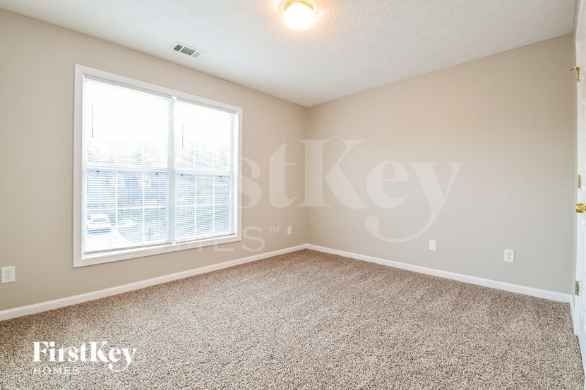 Building Photo - 821 Charles Hall Dr