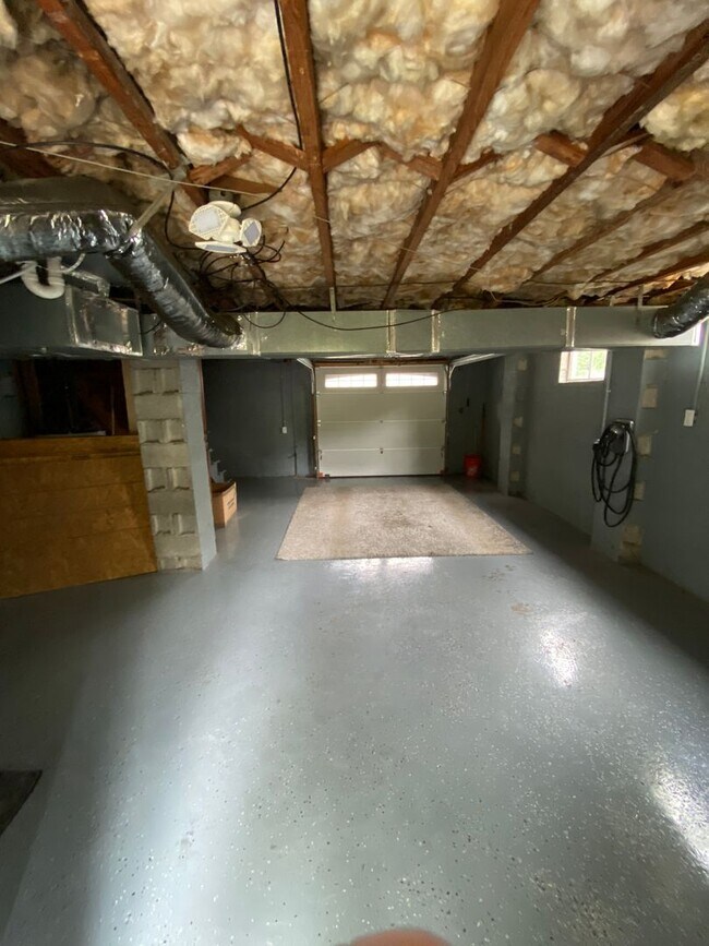 Building Photo - 2 Bed Home in North Chattanooga! Leasing S...
