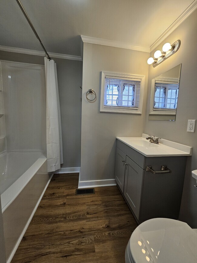 Building Photo - 359 Flat Rock Rd