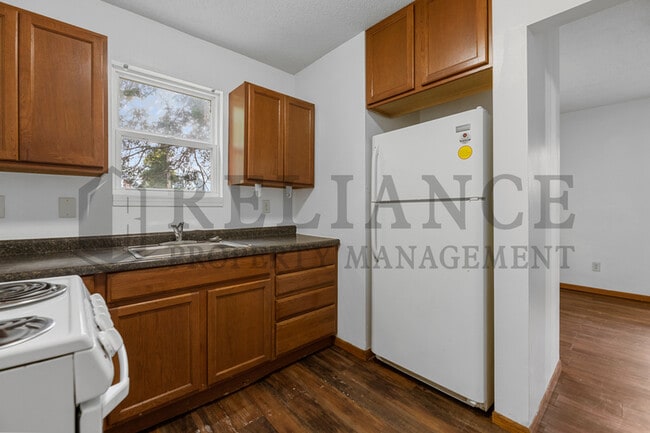 Building Photo - 2147 N Park Pl