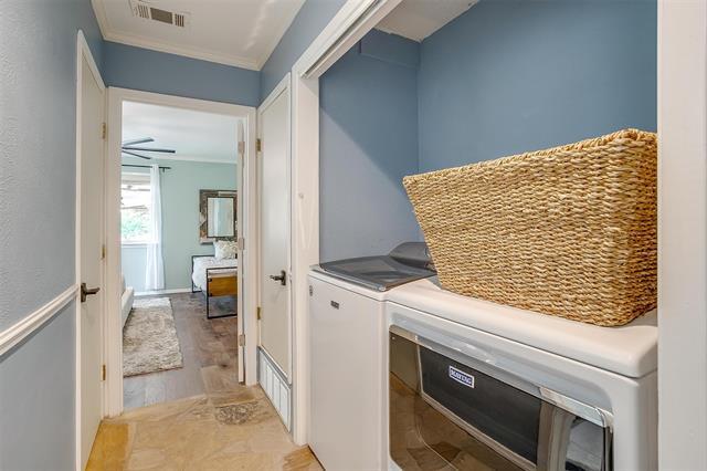 Building Photo - 520 Deer Trail