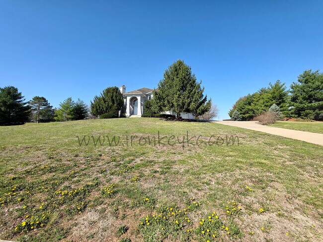 Building Photo - 14112 Windsor St