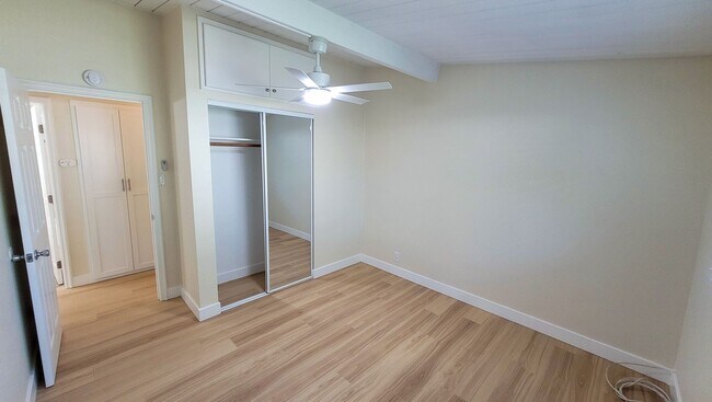 Building Photo - p12216