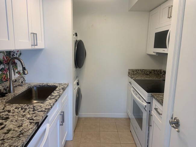 Building Photo - Coquina Key Condo