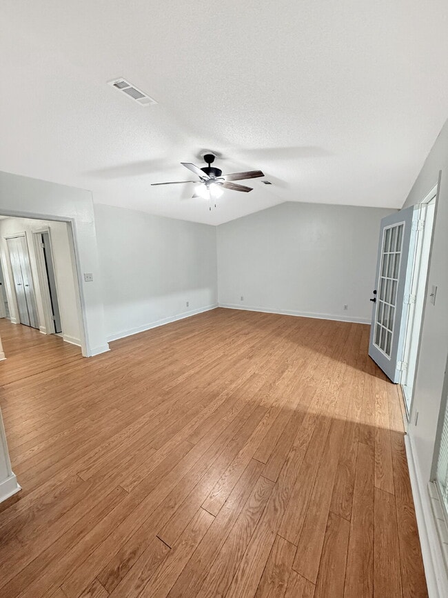 Building Photo - Spacious Corner Lot Rental in Milton, FL