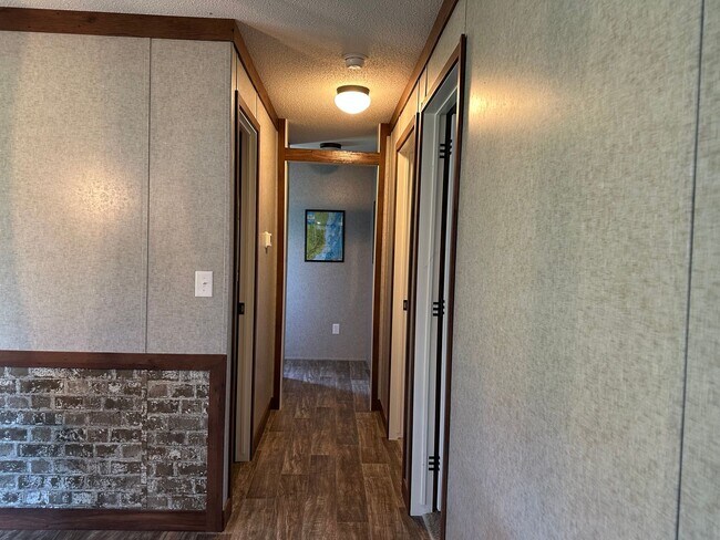 Building Photo - Charming 5-Acre Rental with Optional Barn ...