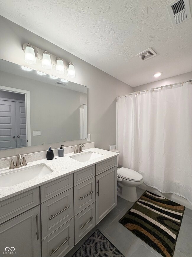 Building Photo - 908 Edmonds Pl