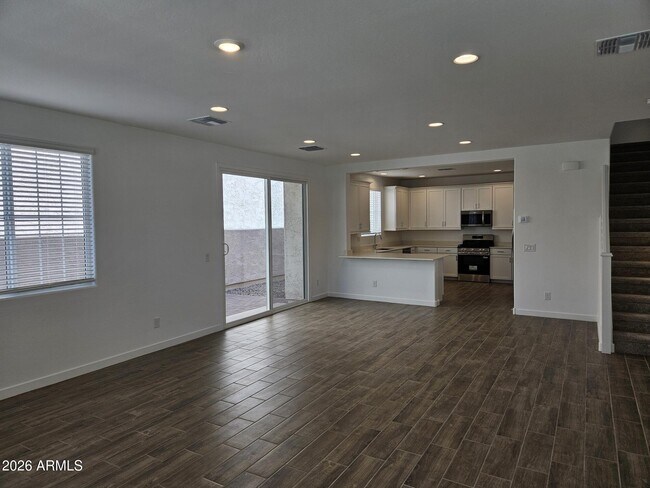 Building Photo - 3357 S Primrose