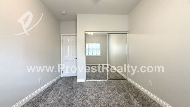 Building Photo - 8440 Hoover Ct