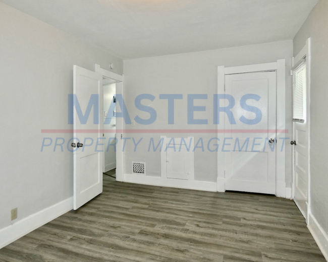 Building Photo - 3 Bedroom 1.5 Bathroom House