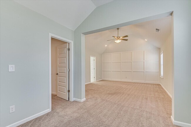 Building Photo - 705 Navan Ln