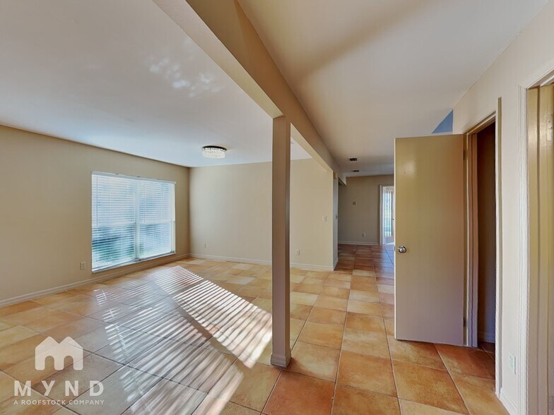 Building Photo - 1938 Blue Fox Ct