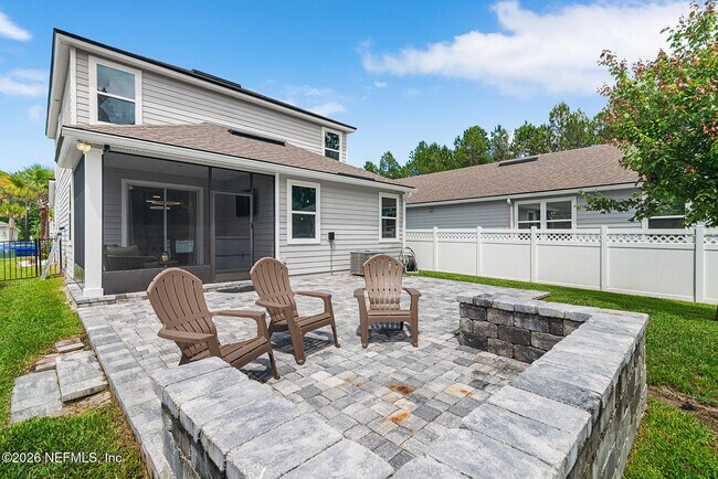 Building Photo - 330 Greenway Ln