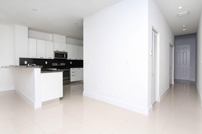 Building Photo - 15505 SW 12th Terrace
