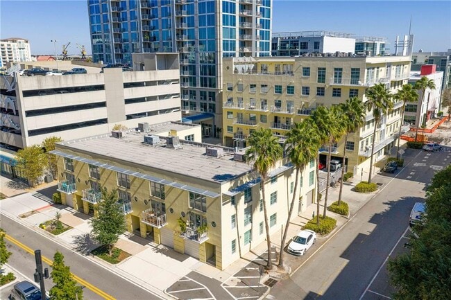 Building Photo - 1212 E Whiting St