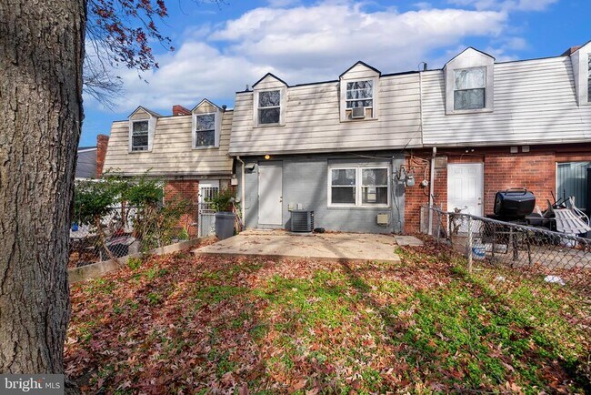 Building Photo - 7633 Allendale Dr