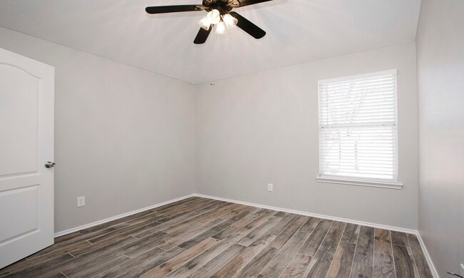 Building Photo - 24918 Oconee Dr