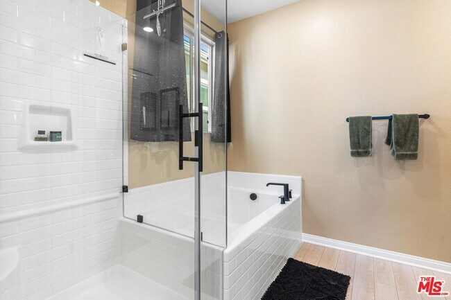 Building Photo - 720 Grace Ave