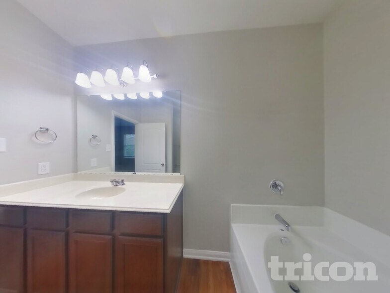 Building Photo - 6923 Musclewood Rd