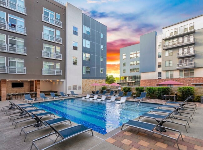 Building Photo - MAA South Lamar