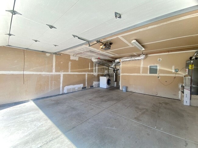 Building Photo - Spacious 2-Bedroom Home in Fremont – Beaut...