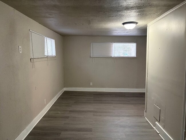 Building Photo - 5322 Pershing St