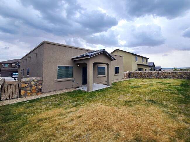 Building Photo - 7805 Enchanted Cir Dr