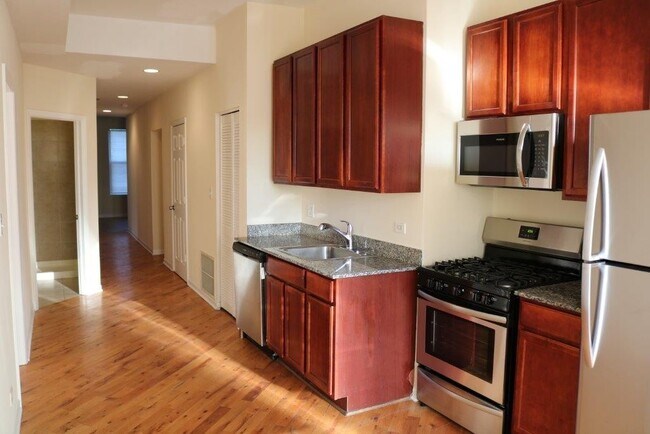Building Photo - 2300 S Ridgeway Ave