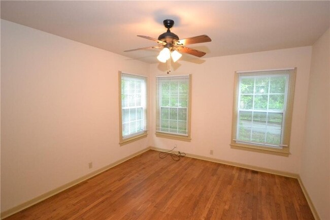 Building Photo - 2 Bedroom 1 Bath in North Austin