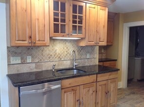 Building Photo - 341 Court St