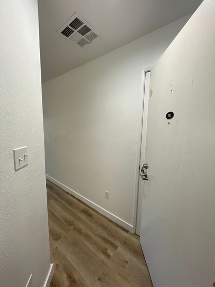 Building Photo - 7323 Winnetka Ave