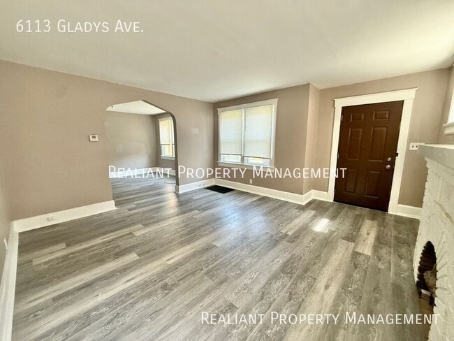 Building Photo - 6113 Gladys Ave