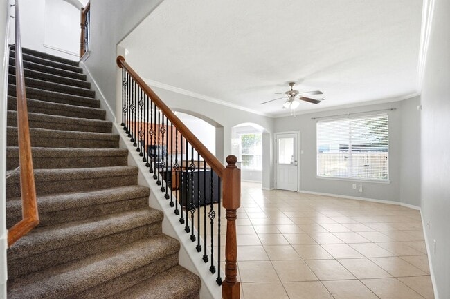 Building Photo - 930 Sterling Creek Cir