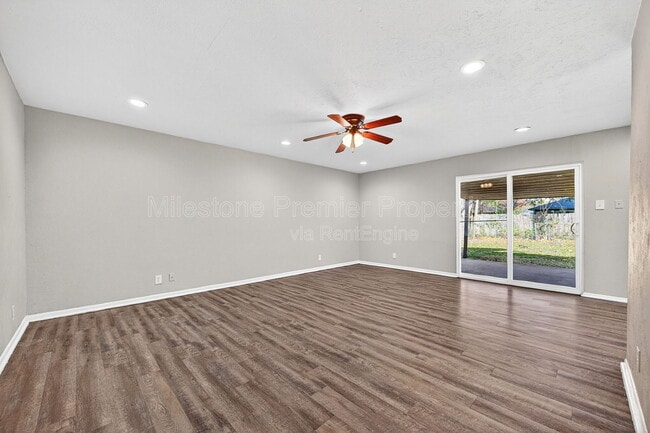 Building Photo - 401 Utah St