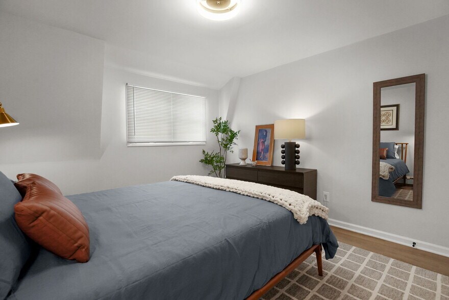 Building Photo - 22 Bonazzo Dr