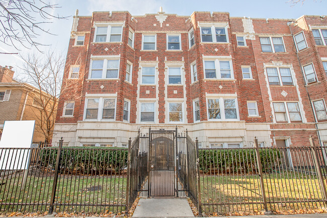 Primary Photo - 6956 N Ashland Blvd