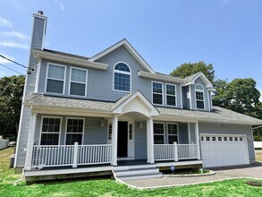 Building Photo - 497 Carnation Dr