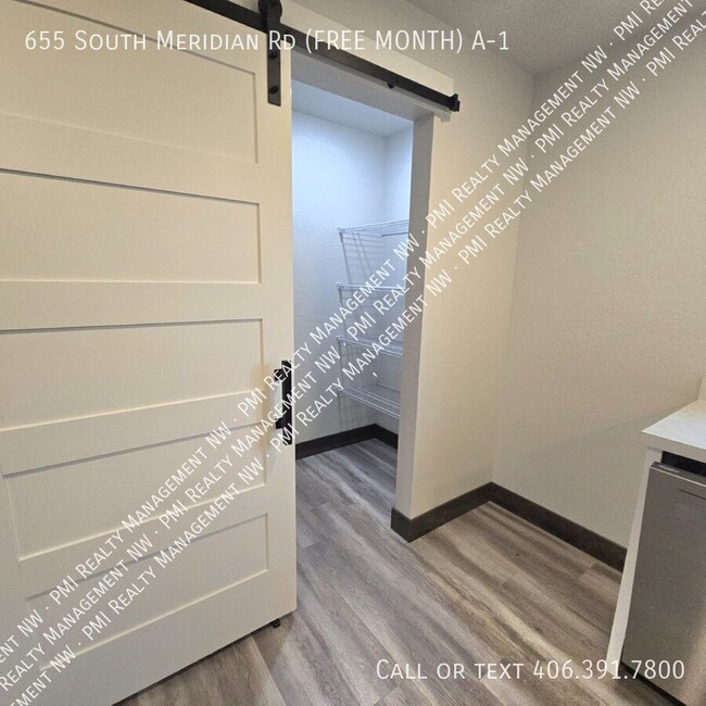 Building Photo - FREE MONTH with 12 Month lease!