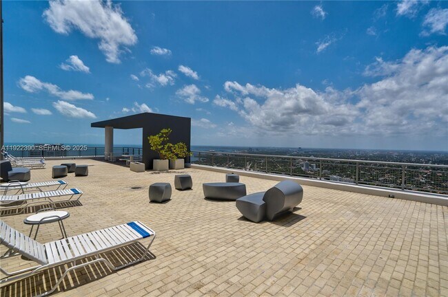 Building Photo - 60 SW 13th St