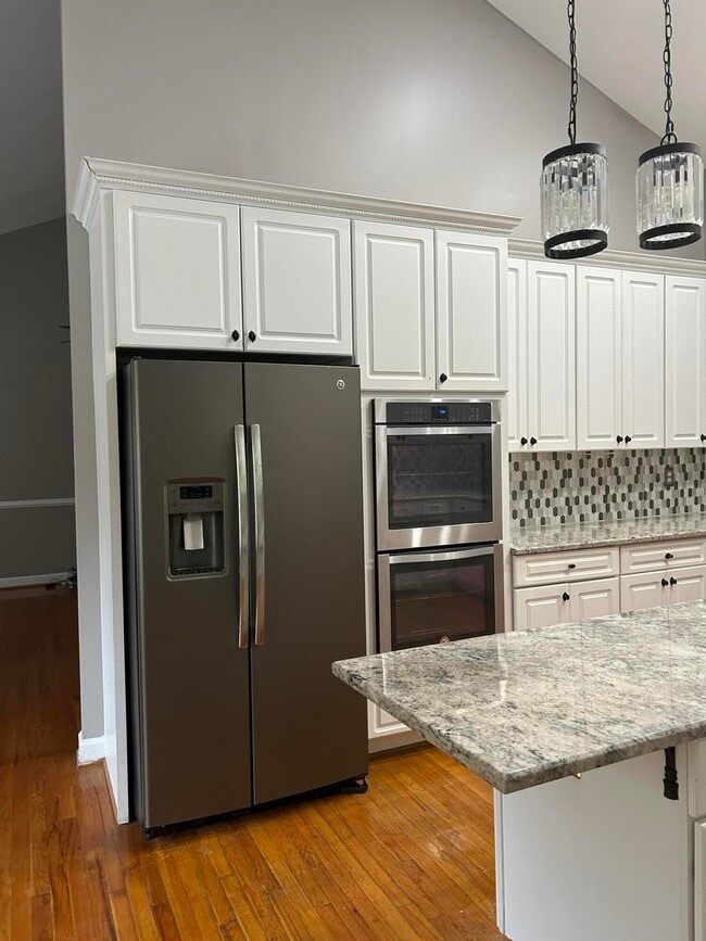 Building Photo - 216 Hope Rd