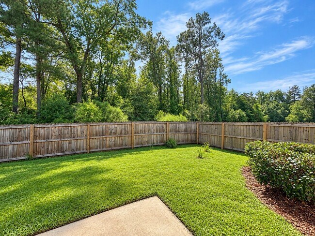 Building Photo - 833 Kirby Ct