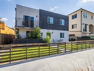 Building Photo - 5124 Cahuenga Blvd