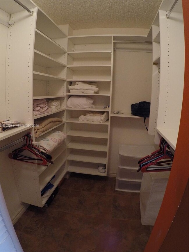 Building Photo - 18151 NE 31st Ct